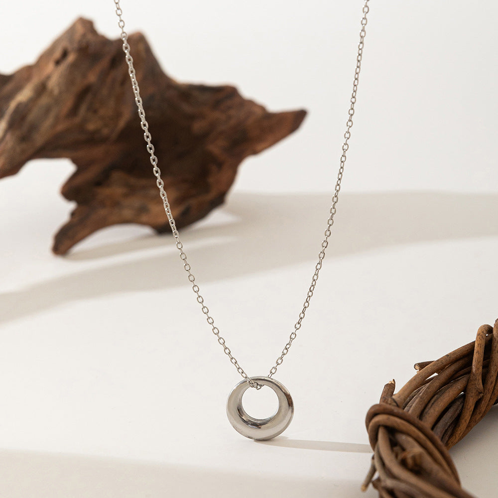 Round Ring Clavicle Necklace